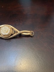VINTAGE HOBE GOLD TONE W/ LOVELY ROSE FLOWER BROOCH RARE