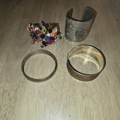 VINTAGE ASSORTED JEWELRY LOT / 31 Pieces