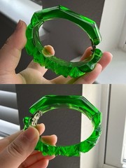 Vintage Chunky Daisy Carved Green Apple Juice Prystal Bakelite Clamper Bracelet