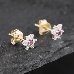Second Hand 9ct Yellow Gold Ruby & 0.24ct Diamond Flower Cluster Stud Earring…