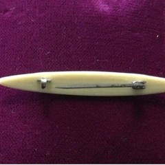 vintage celluloid bar pin with pearl look insets. Est. from the 1930-1940’s