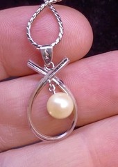 Vintage 12K Gold Filled 24 inch Chain Necklace W/ 925 Pearl Pendant