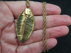 Vintage 1980’s Gold Plated Chain w/Gold Plated Leaf Slide