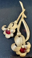 Vintage Brushed Gold Tone Red Crystal Flower Brooch & Reversible Earrings Set