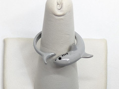 UCS LLC Cute Gray Curved Shark Sz 7 Adjustable Ring Sealife Animals