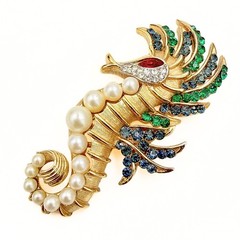 Vintage Crown Trifari Faux Pearl Rhinestone Figural Seahorse Gold Plated Brooch