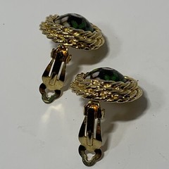 VTG FRIENDSHIP Gold Tn Clip Back Earrings Black Cloisonne Enamel Round Floral