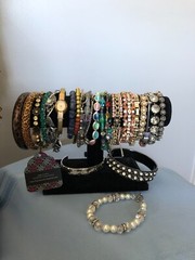 1/2 Pound Vintage To Modern COSTUME JEWELRY Lot. All Wearable!! Beautiful Pieces