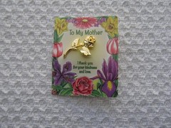 Mother’s Rose Gold Tone Pins (18) Mother’s Day Cathedral Art 1996 Vintage New