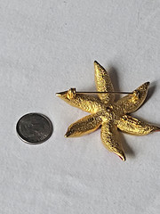 Signed Vintage Tona Gold Tone Poinsettia Brooch NEW OLD STOCK