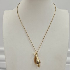 Vintage Signed Avon Gold Tone Seashell Pendant Necklace Faux Pearl Enamel Charm
