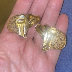 Vintage Gold Tone Art Deco Design Clip On Earrings Scroll/Fluted Beauty