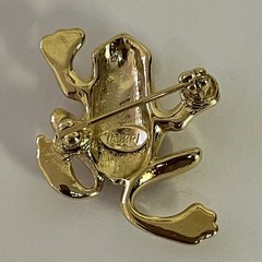 VTG Tiny Brooches Pins Gold Tone Lizard Green Eyed Frog Trifari Frog Kore Fish