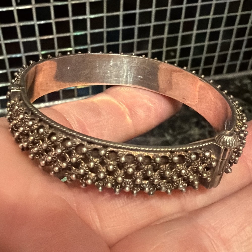 Sterling Silver Vntg Victorian Style Elegant Edgy Clamp Bracelet Unique Sz 7 EUC