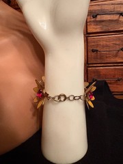 1930s Gold Tone Daisy Necklace and Bracelet Jewelry Set w/Red Center Stones