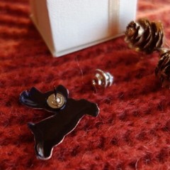Rudolph the Reindeer – Japanese cloisonné enamel Pin Badge Made-to-order NEW