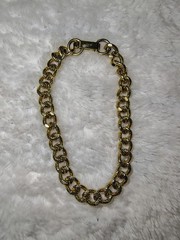 Vintage Gold Tone Textured Curb Chain Bracelet Petite Fold Over Clasp