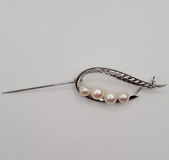 VTG Sterling Silver Brooch 1.75in Leaf Pod 4 Cultured Ivory Pearls MCM 5g Estate