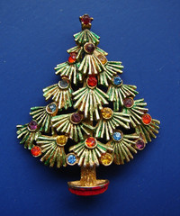 Vintage Signed Torino Rhinestone Gold Tone Christmas Tree Pin Brooch