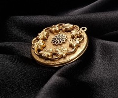 Vintage 1970s-1980s Gold-Tone Floral Locket Pendant