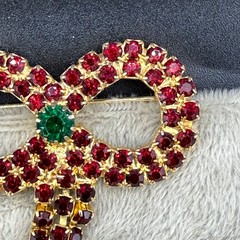 Vintage Rhinestone Bow Brooch Gold Tone Red Green Christmas