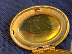Vtg Gold Filled Locket Necklace 4.8g Fine Jewelry 14.5″ Chain Diamond Cut Design