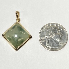 Ming’s Honolulu 14K Yellow Gold Square Cabochon Jade 18mm Pendant 5.2 g