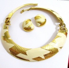 VTG RUNWAY MONET CREAM WHITE ENAMEL MODERNIST GP “Stars” NECKLACE EARRINGS SET