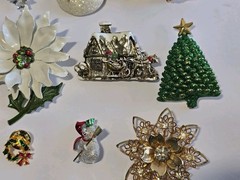 16pc Christmas Brooch Pins Snowman Angel Bell Trees Top Hat Rhinestones Holiday