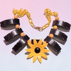 Black Eyed Susan Bakelite Necklace, Bib Necklace