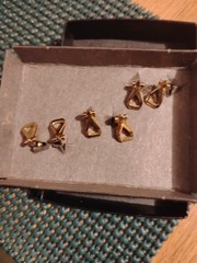 Lot Of 4 Pair Vintage Gold Tone With Diamond Dust Clip On Earrings