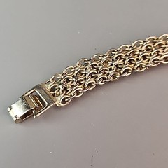 Vintage Etched Chain Bracelet Gold Tone Rosettes 6.25″