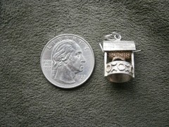 Large Wishing Well Vintage Sterling Silver Bracelet Charm Pendant 5.2g