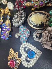 Vintage jewelry set of 36 in vintage box