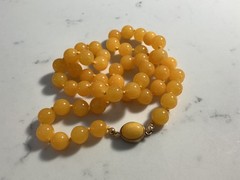 VINTAGE INCREDABLE HAND KNOTTED AMBER GLASS BEAD NECKLACE MUST SEE NO RESERVE