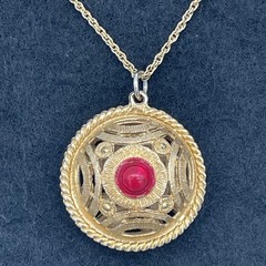 Vintage Unbranded Gold Tone Necklace With Medallion Pendant & Red Stone