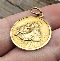 Vintage 18K Yellow Gold Saint Anthony Religious Charm Pendant 750 for Necklace