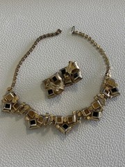Vintage Juliana D&E Amber And Black Rhinestone Necklace Earring Set
