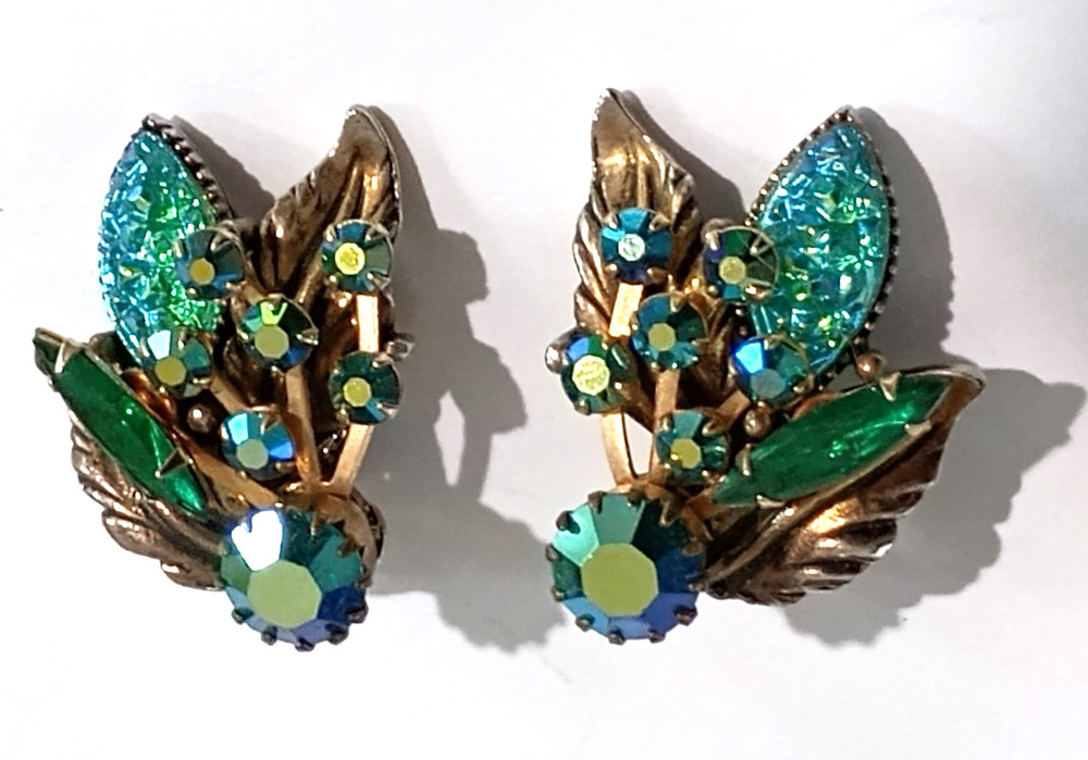 Vintage Estate Couture Leaf Layered Rhinestone ClipOn Earrings 1.25in TOTYg