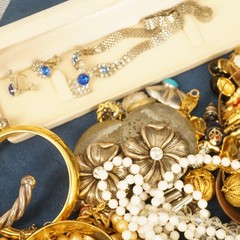10lb Lot of Assorted Costume Jewelry, Modern & Vintage Much Wearable