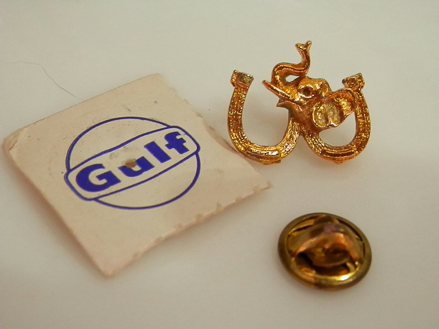 Vintage 1950s Lucky Elephant Gulf Oil Push Pin On Orig. Card 2419d