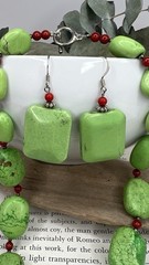 Vintage Green Necklace & Pierced Earrings Set Green Howlite Jewelry 💚