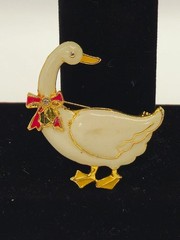 Vintage gold Plate Cream Enamel Cloisonne Goose Duck Brooch