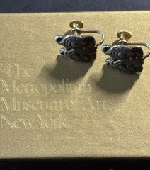 Vintage Signed MMA metropolitan museum of art screw back cat earrings
