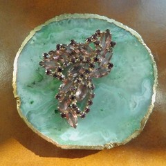 VINTAGE AMETHYST PURPLE RHINESTONE BROOCH / PRONG SET 2 3/4″ high x 2 1/8″ wide