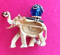 Vintage Signed Napier Jeweled Elephant Brooch/pin Faux pearl dangle Gold Tone