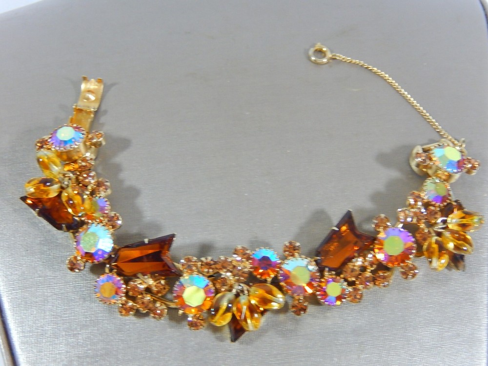 JULIANA D&E 5 LINK BRACELET RARE ARROW SHAPE RHINESTONE POURED GLASS DANGLES