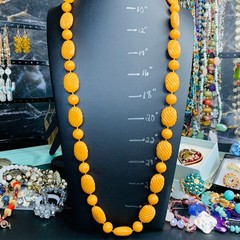 Vintage Avon Sculpted Lucite Necklace | Warm Honey Mod Statement