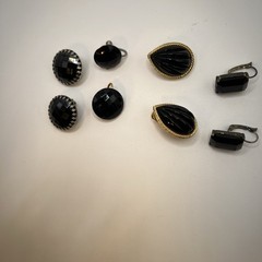 Lot Of 4 Black Vintage Jewlery Pieces