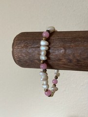 Vintage Faux Pearl and Pink Glass Bead Bracelet – 7″